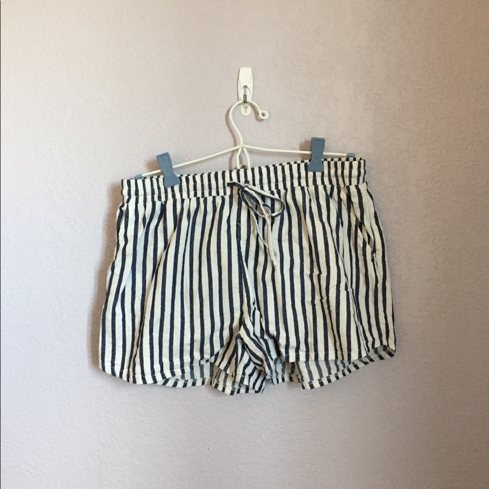 Striped linen shorts